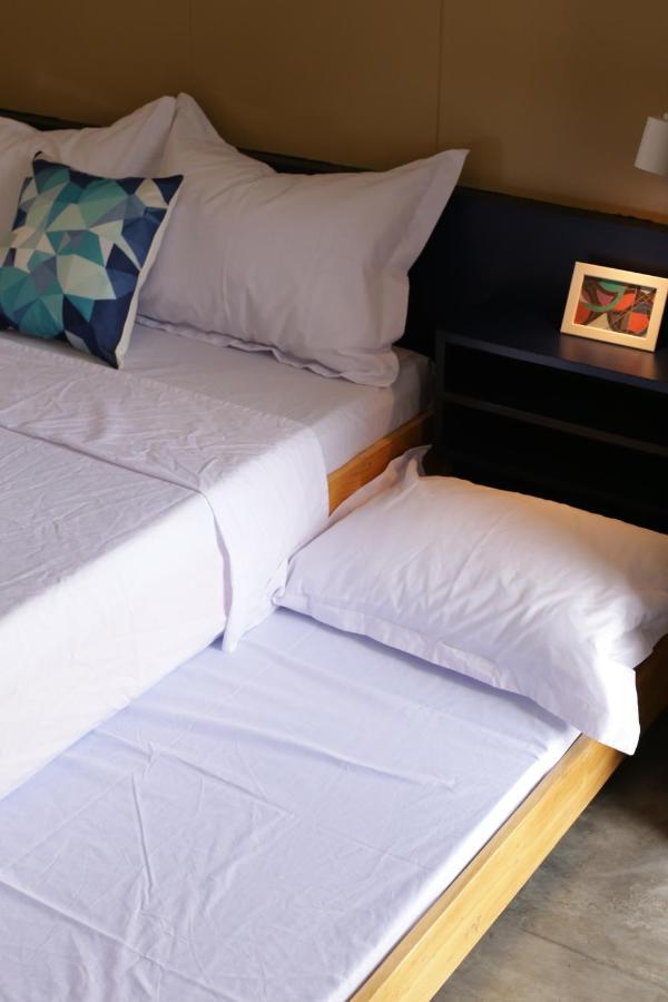 Hive Manila Guesthouse -Netflix,400Mbps Wi-Fi Bacoor Buitenkant foto